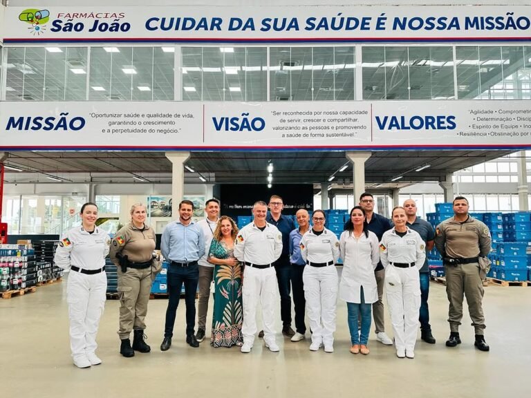 Direção do Hospital da Brigada Militar visita Centro de Distribuição da Rede de Farmácias São João, um dos principais colaboradores do HBM.