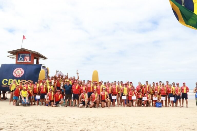 Competição entre Guarda-vidas movimenta a praia de Capão da Canoa