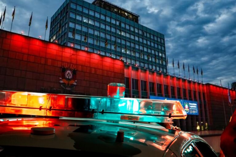 A Violência Velada na Política: O Impacto sobre os Militares, a luta pela voz e o Debate Democrático