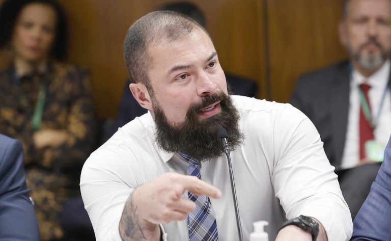 Comissão aprova proposta que restringe suspensão de porte de arma de agentes de segurança pública