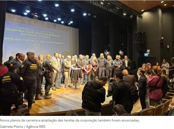 Melo anuncia nomeação de cem novos agentes em evento que oficializou mudanças na Guarda Municipal