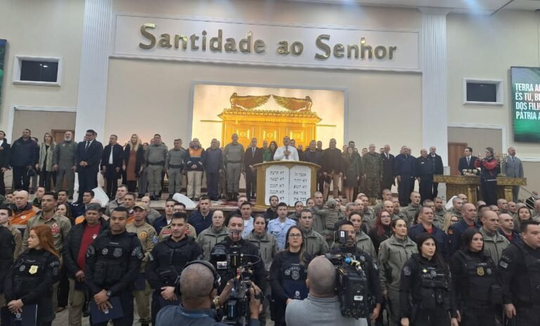 Igreja Universal presta homenagem aos integrantes da Segurança Pública
