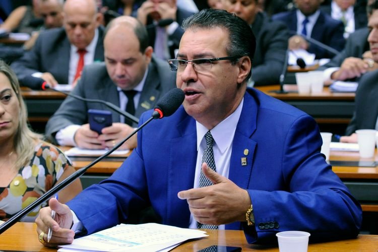 Projeto de Lei quer que policial ao se aposentar fique com arma do estado como fiel depositário