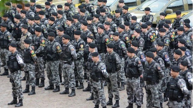 Mais fé, menos política: pesquisa Genial/Quaest mostra como os brasileiros confiam nas instituições