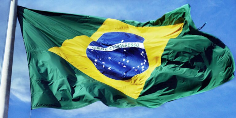 República, é possível reconstruí-la, na qual o poder sirva à justiça e a justiça sirva ao povo?