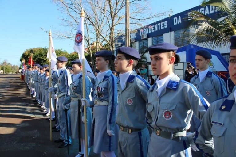 Colégio Tiradentes da BM: Um ensino de qualidade.